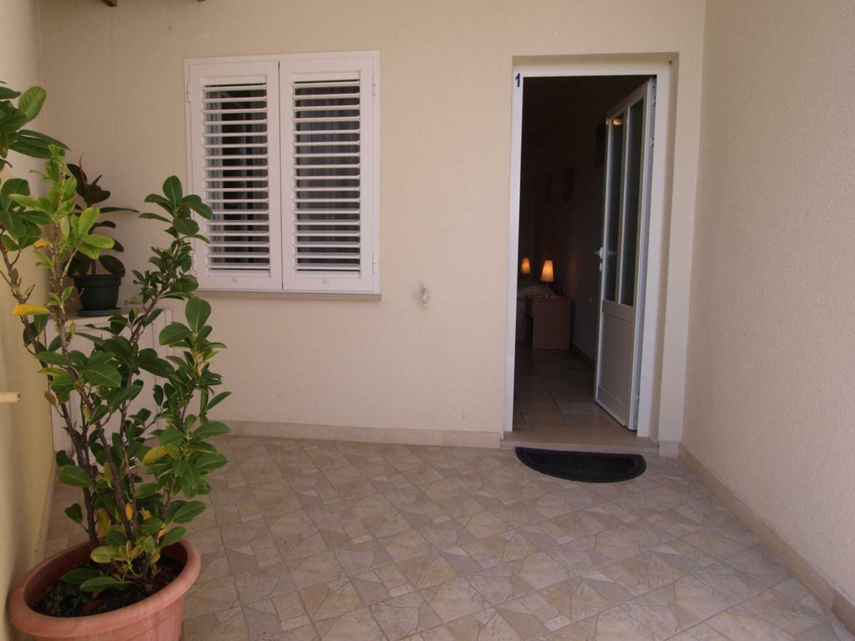 Apartments Skorin Lumbarda Exterior foto